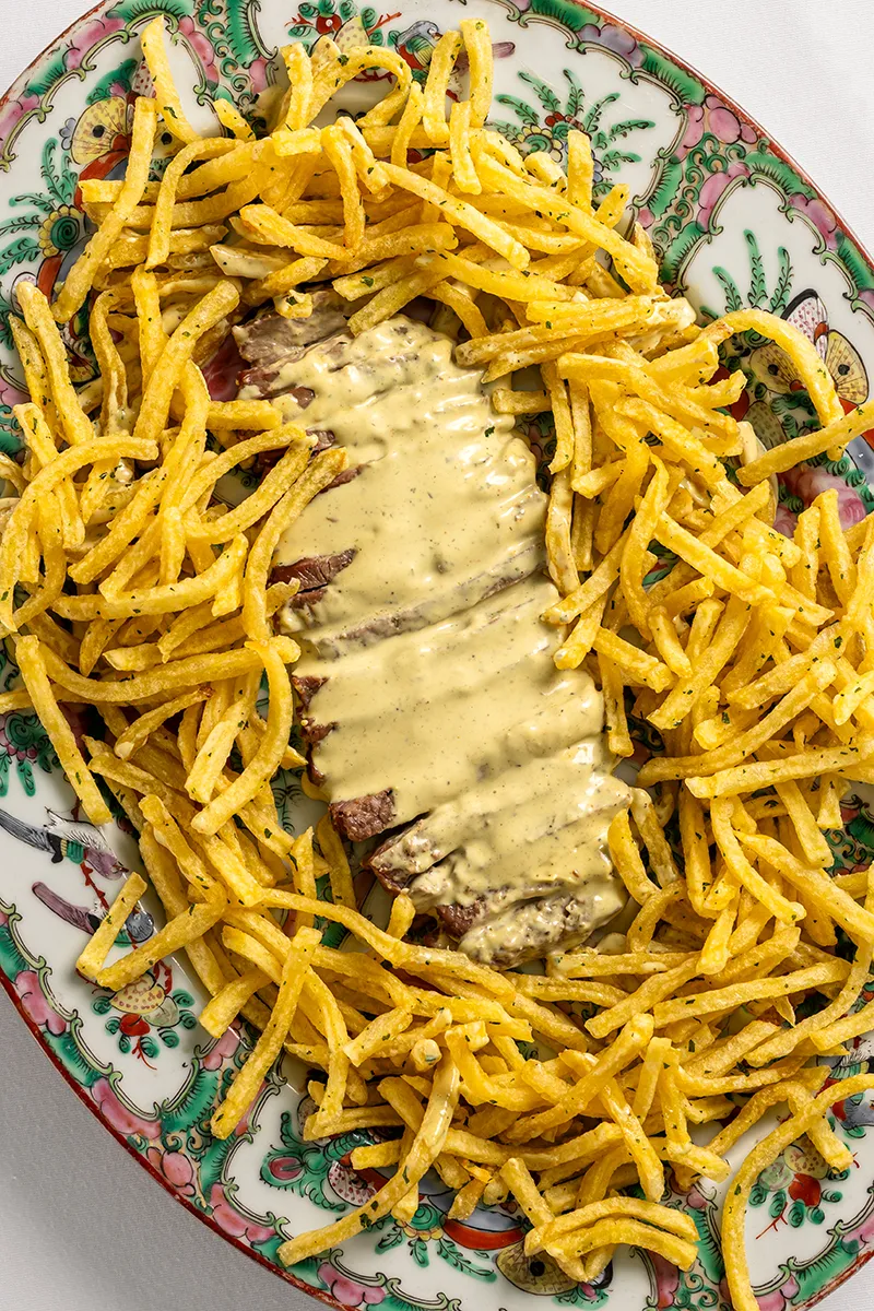 xxl-terrasse-steak-frites-porto-02.webp